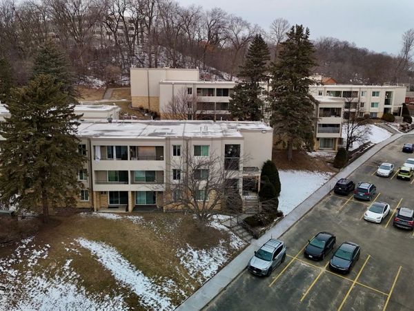 358 Elton Hills Drive NW, Unit 11, Rochester, MN 55901