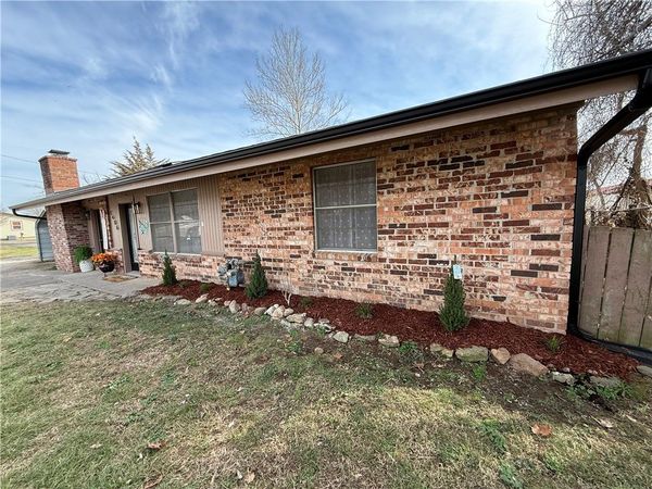 1406 W OLIVE, Rogers, AR 72756