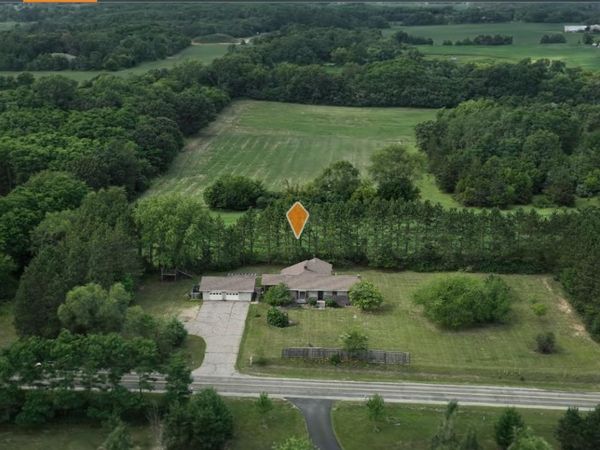 E11616 N Reedsburg Road, Baraboo, WI 53913