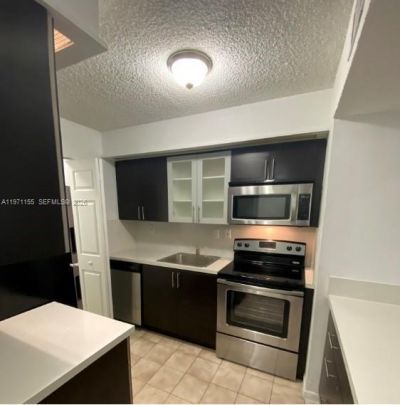 811 NE 199th St , Unit 202-33, Miami, FL 33179 Photo