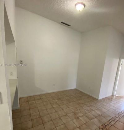 811 NE 199th St, Unit 202-33, Miami, FL 33179 Photo