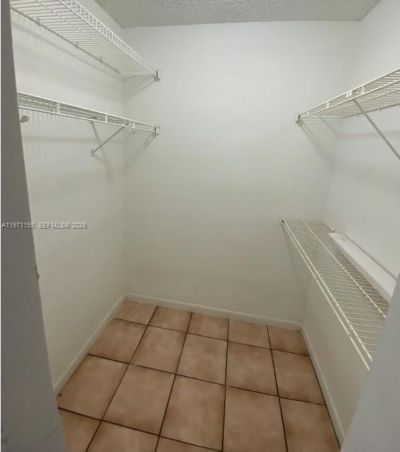 811 NE 199th St , Unit 202-33, Miami, FL 33179 Photo