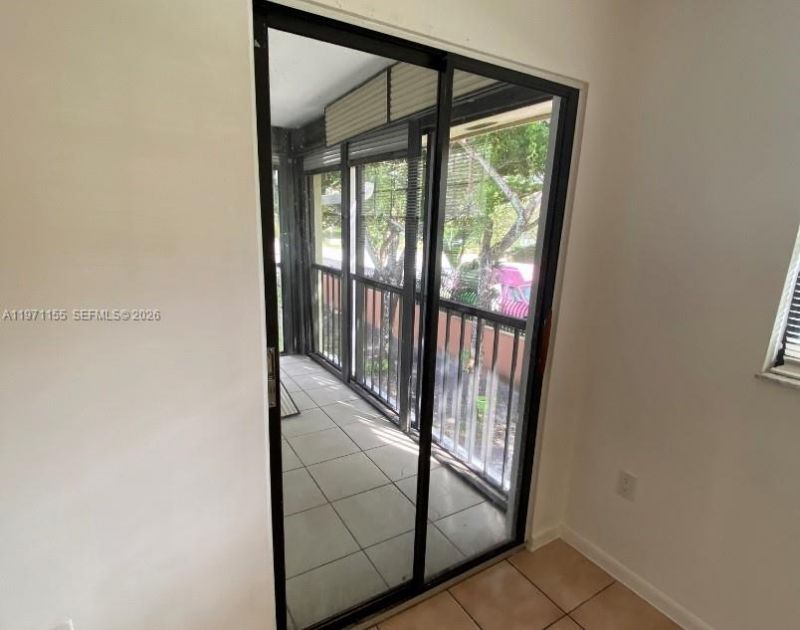 811 NE 199th St, Unit 202-33, Miami, FL 33179 Photo