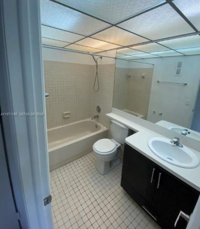 811 NE 199th St, Unit 202-33, Miami, FL 33179 Photo