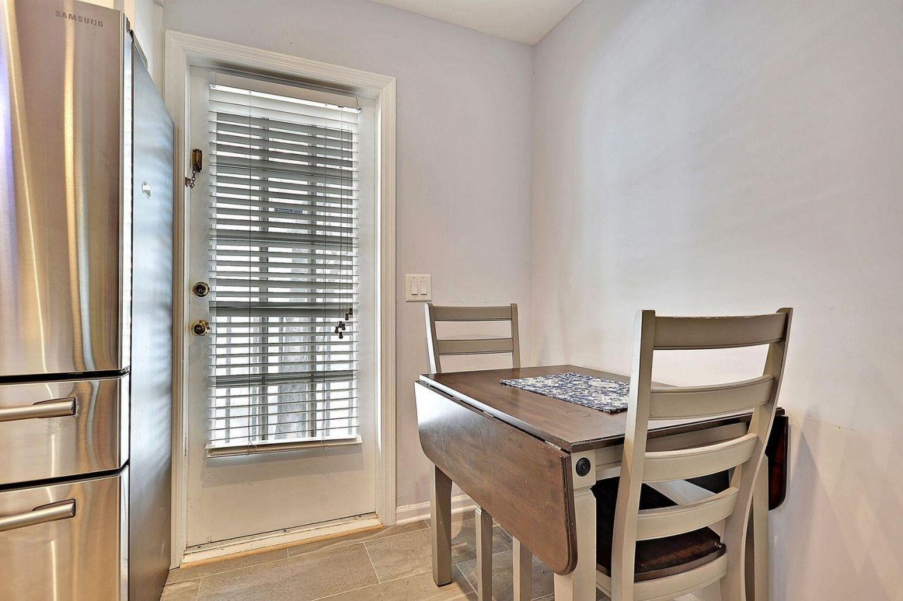 15 Horlbeck Alley Photo 10