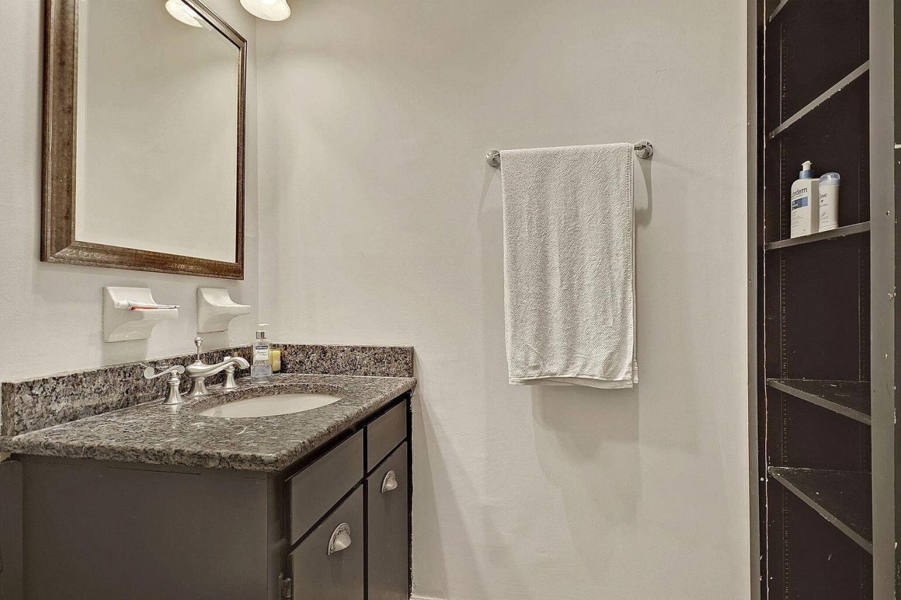 15 Horlbeck Alley Photo 14