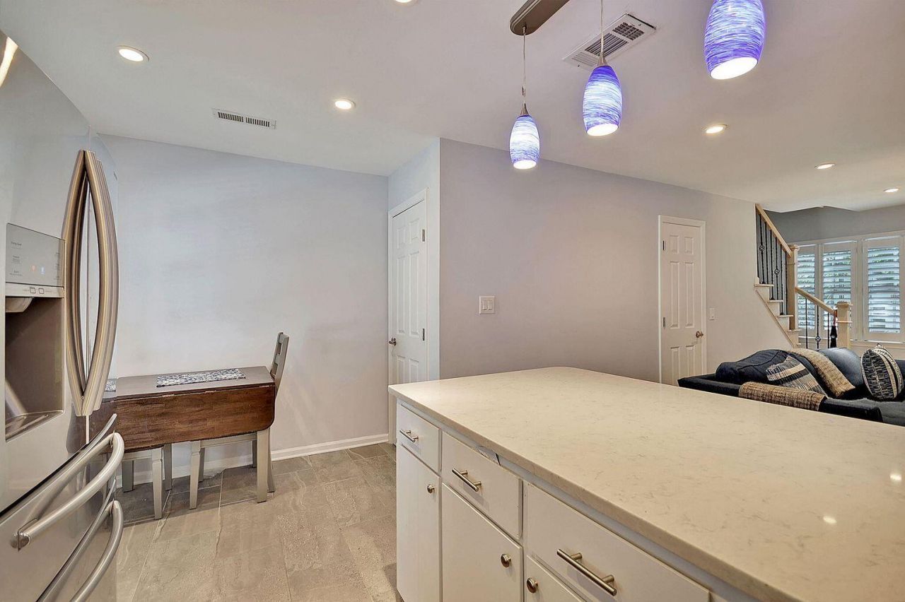 15 Horlbeck Alley Photo 9