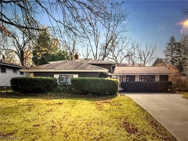 2050 Aldersgate Drive, Lyndhurst, OH 44124