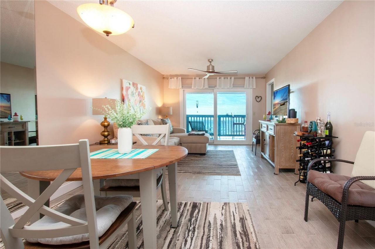 802 Bahia Del Sol Drive, Unit 6, Ruskin, FL 33570 Photo