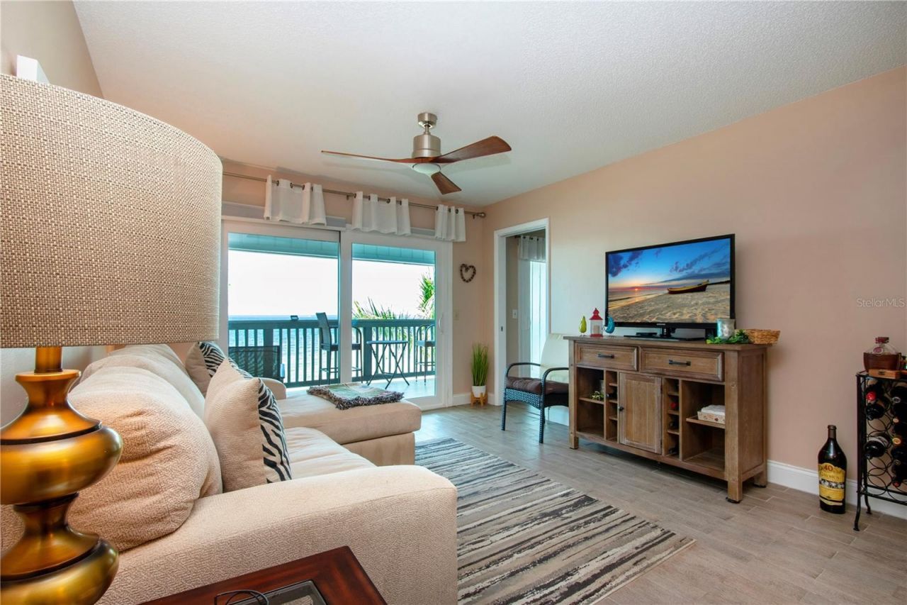 802 Bahia Del Sol Drive, Unit 6, Ruskin, FL 33570 Photo