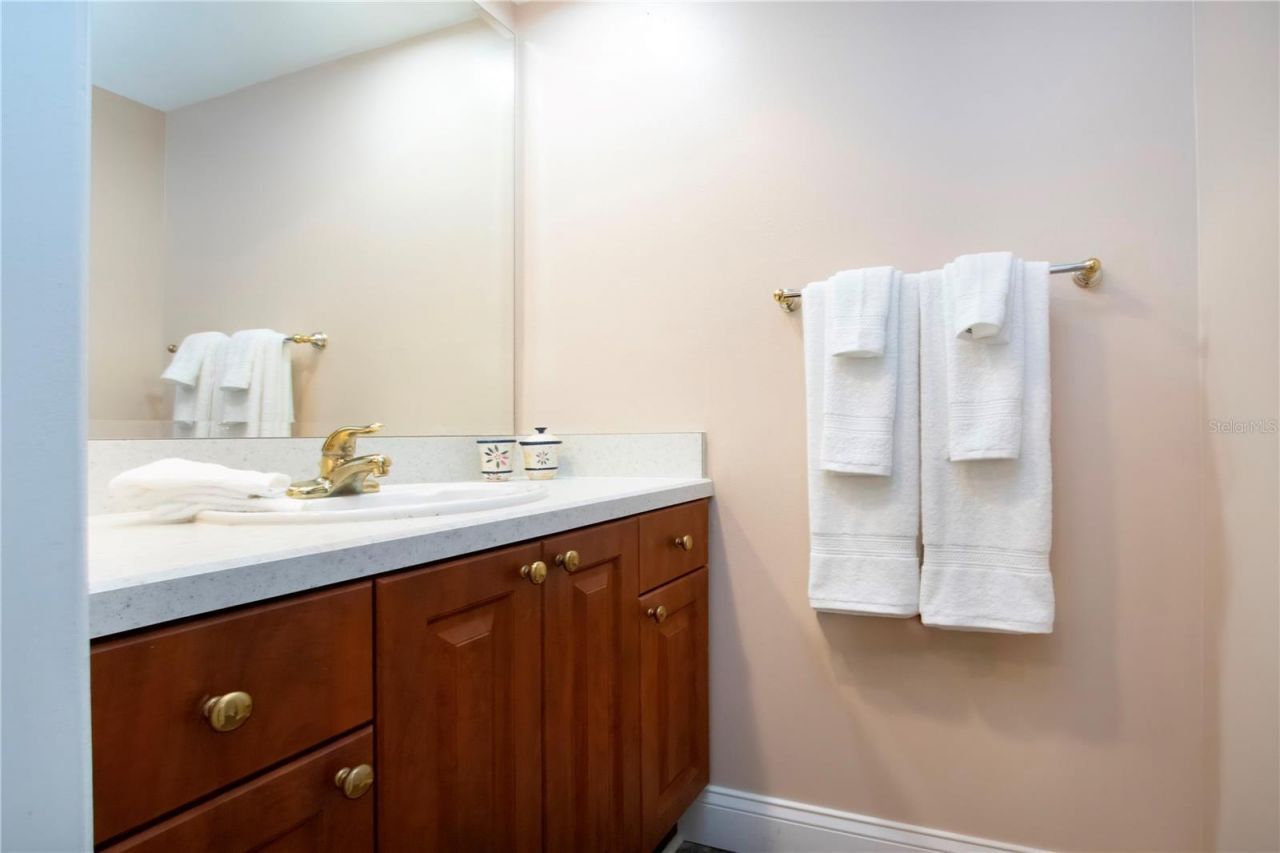 802 Bahia Del Sol Drive, Unit 6, Ruskin, FL 33570 Photo