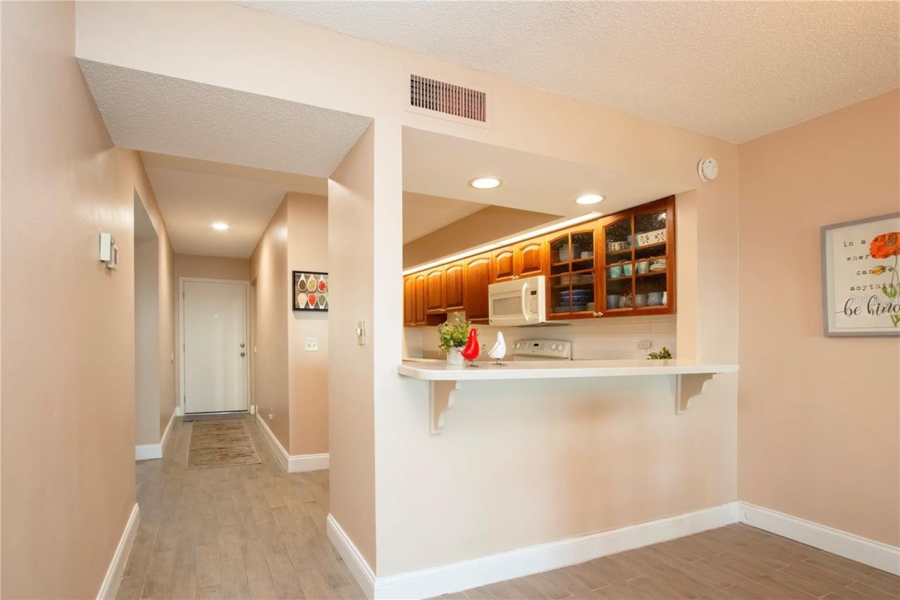 802 Bahia Del Sol Drive, Unit 6, Ruskin, FL 33570 Photo