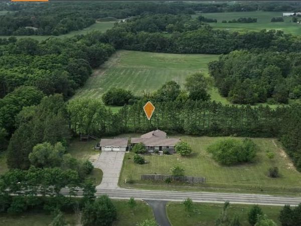 E11616 N Reedsburg Road, Baraboo, WI 53913