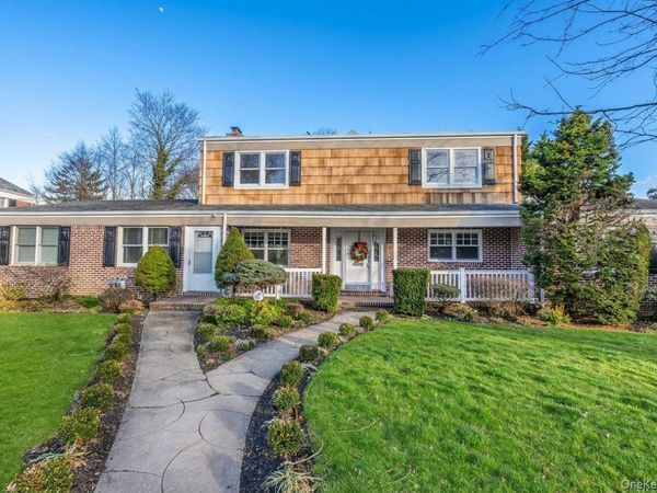 467 Hempstead Avenue, Rockville Centre, NY 11570