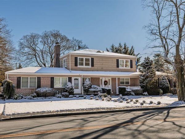 467 Hempstead Avenue, Rockville Centre, NY 11570