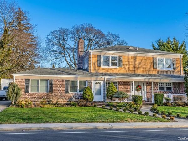 467 Hempstead Avenue, Rockville Centre, NY 11570