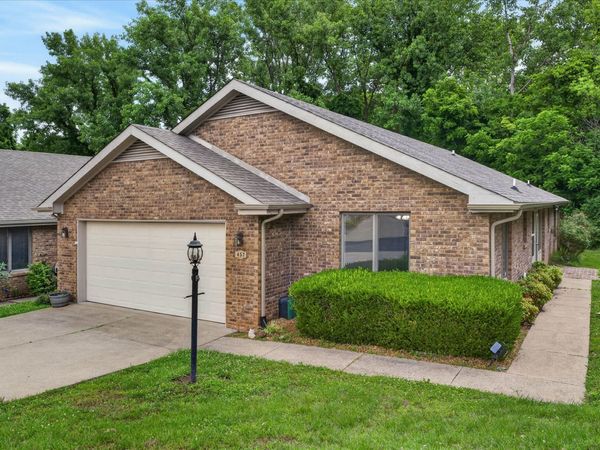 457 Country Club Ct, Clarksville, TN 37043