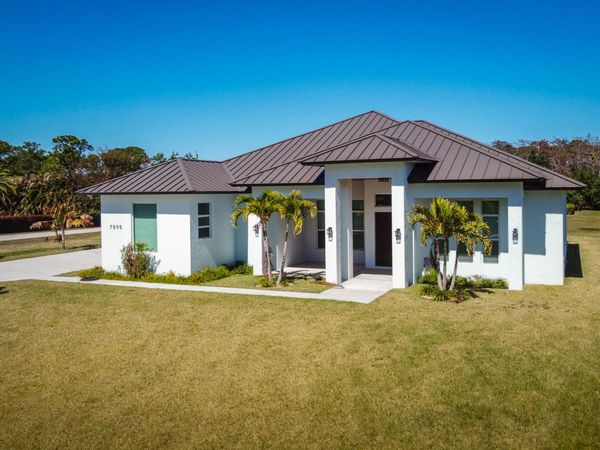 7595 155th Place N, Palm Beach Gardens, FL 33418