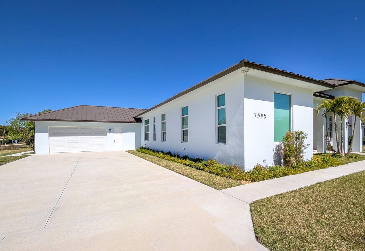 7595 155th Place N, Palm Beach Gardens, FL 33418 Photo