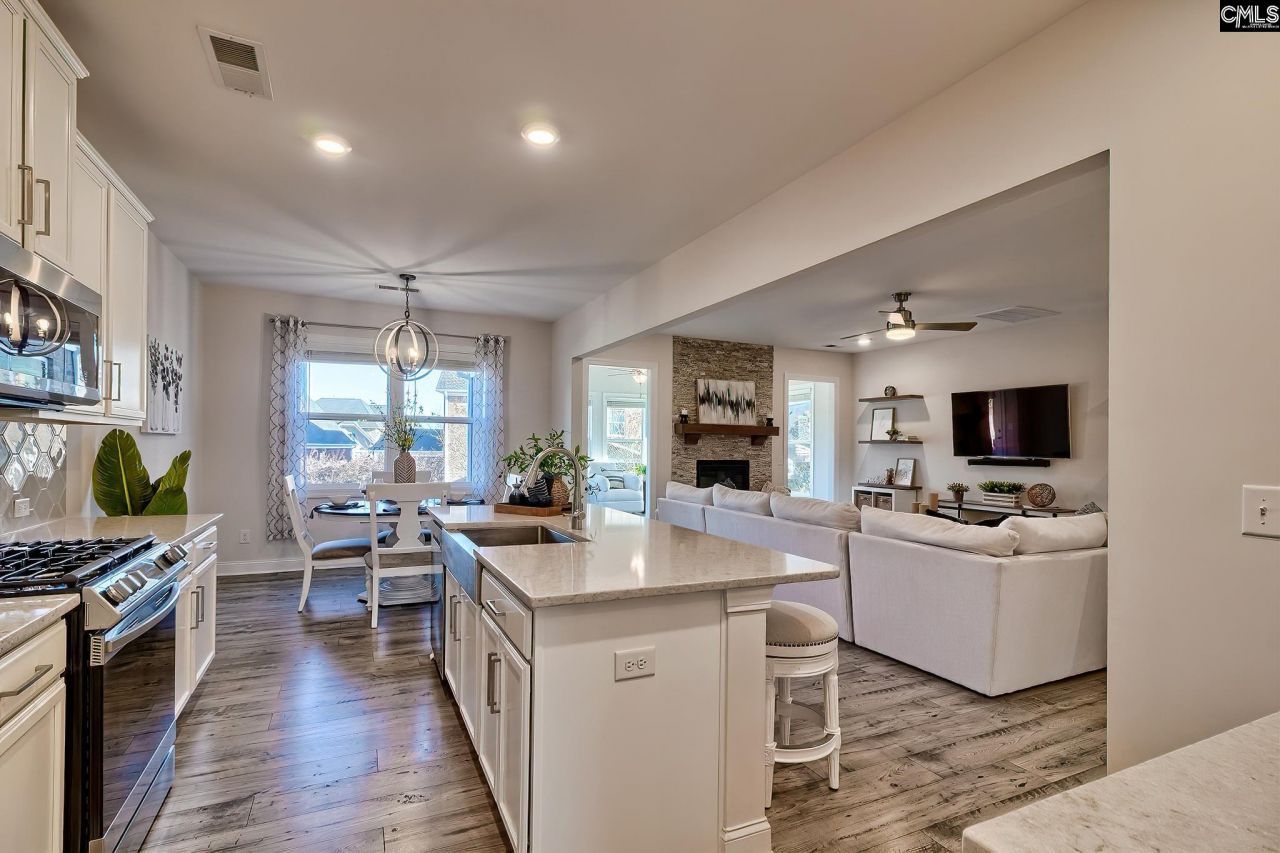 405 Litchfield Lane Photo 13