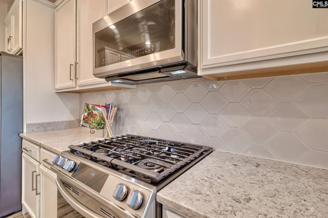 405 Litchfield Lane Photo 15