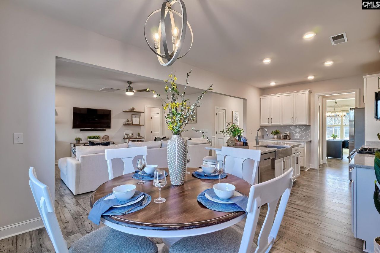 405 Litchfield Lane Photo 18