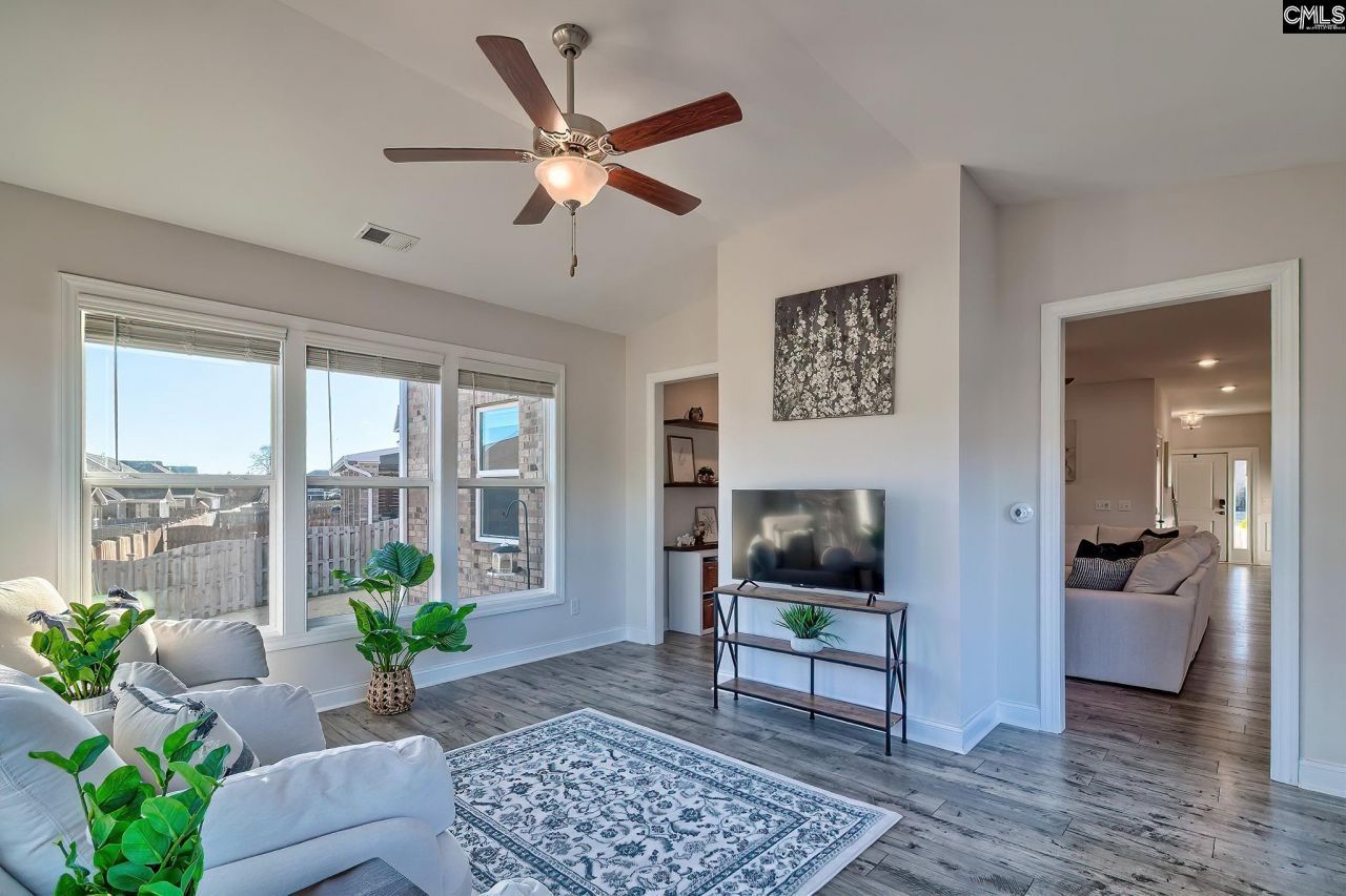 405 Litchfield Lane Photo 21