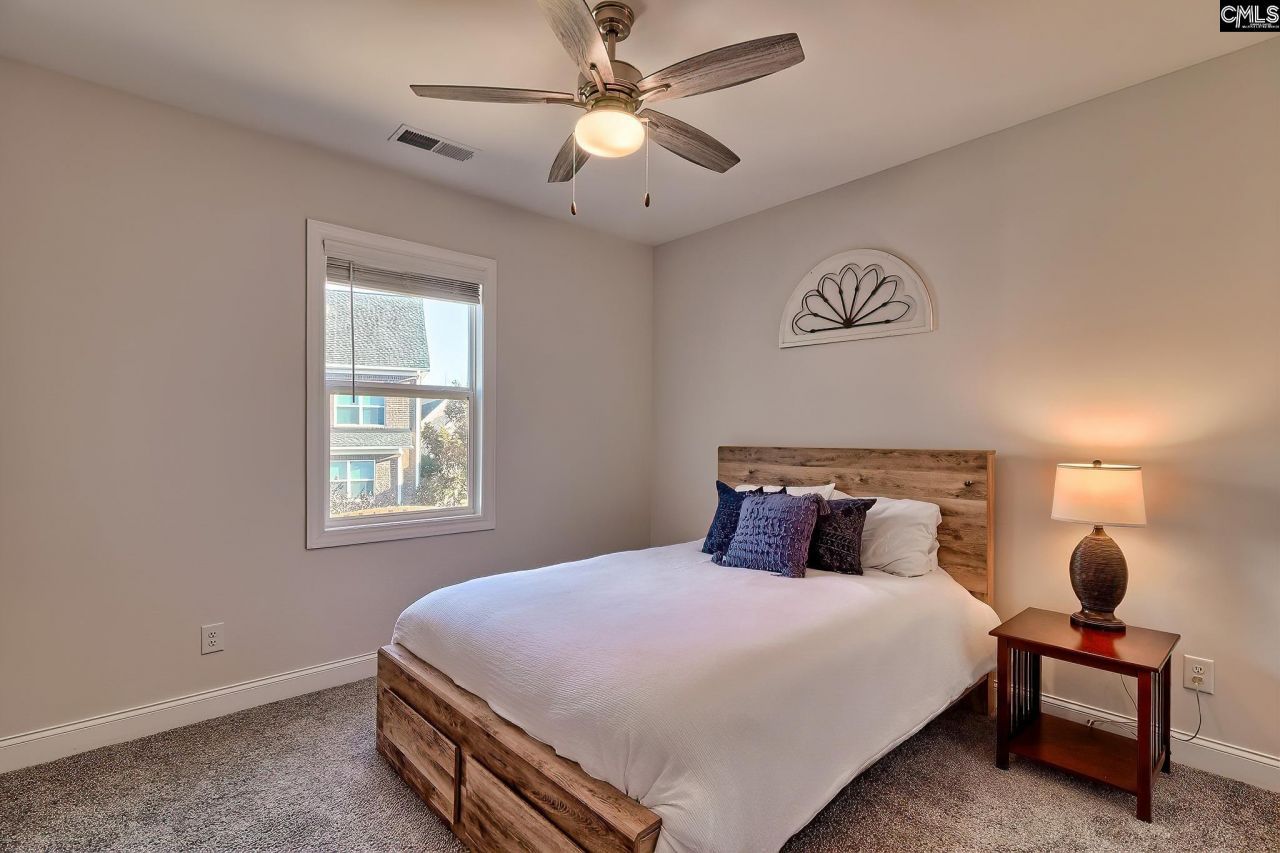 405 Litchfield Lane Photo 23