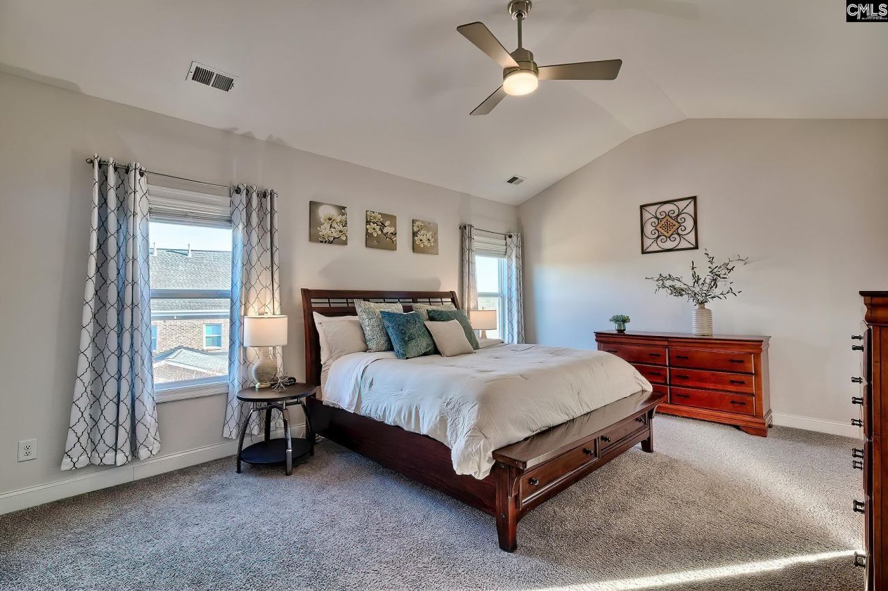 405 Litchfield Lane Photo 25