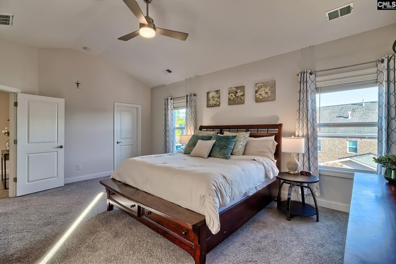 405 Litchfield Lane Photo 26