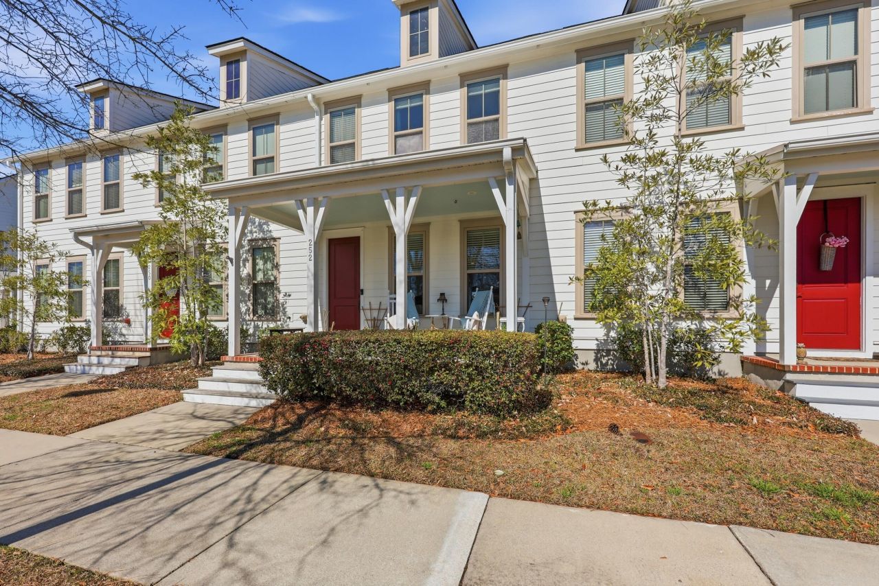 252 Oak Park Street Photo 27