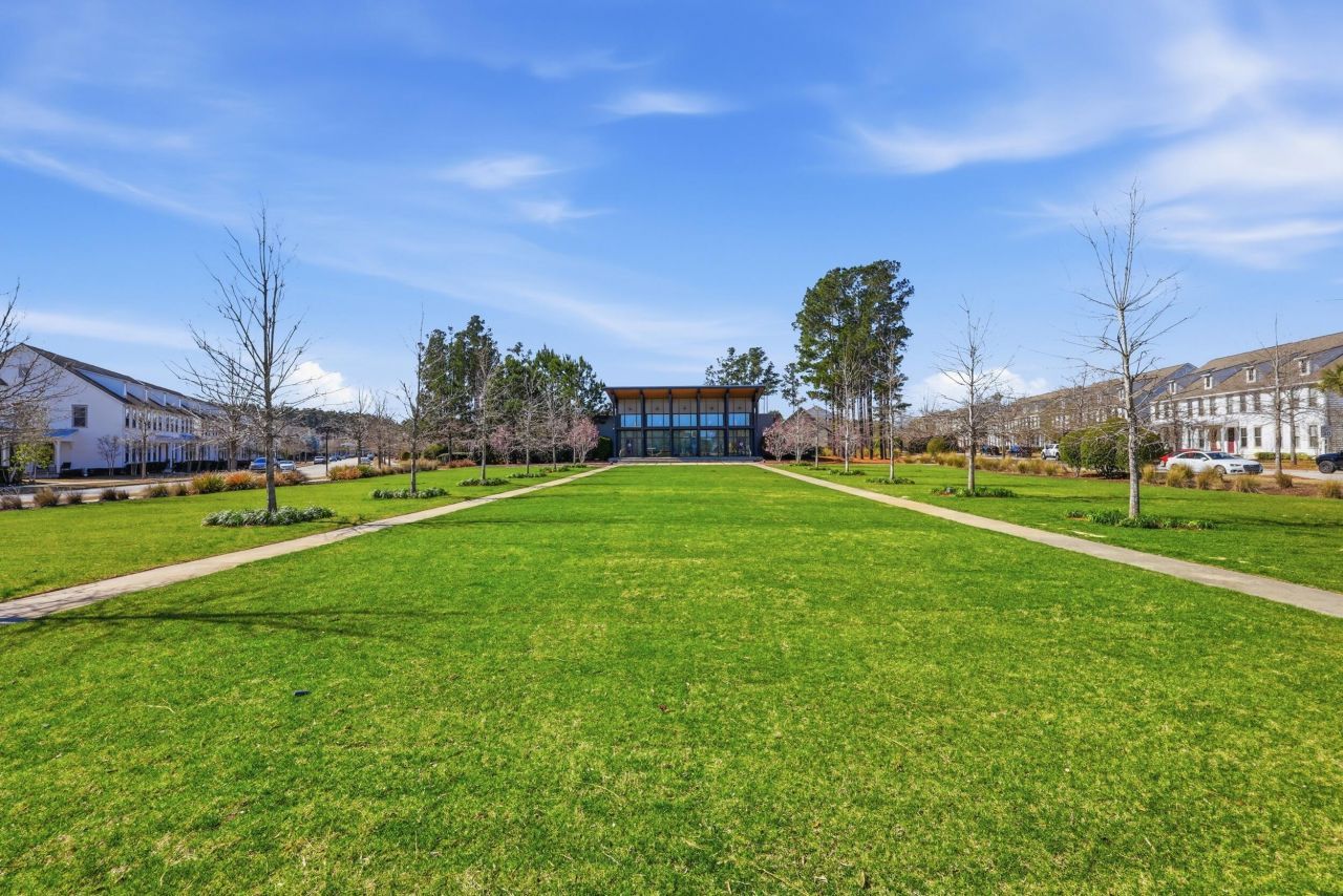 252 Oak Park Street Photo 28