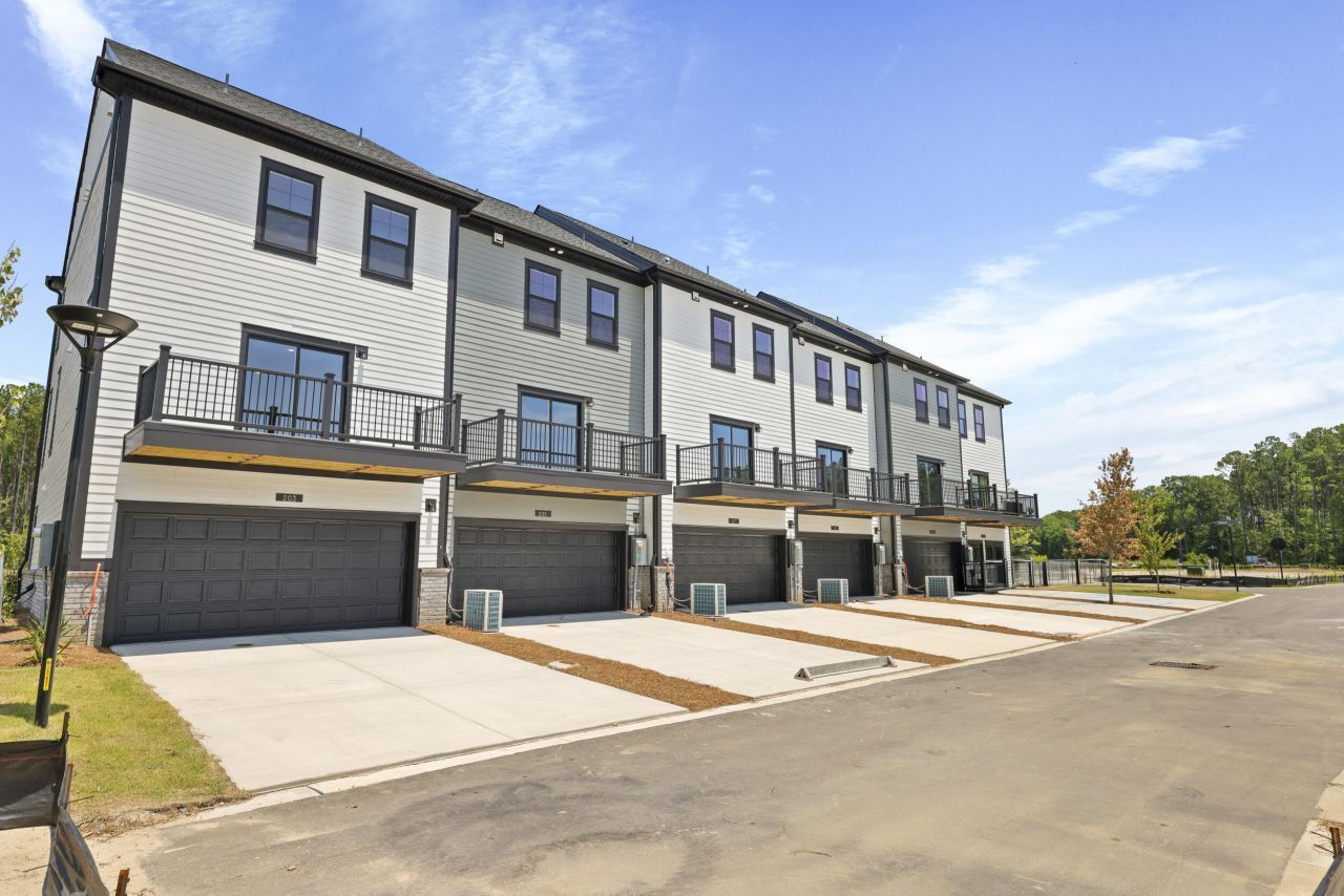 606 Scholar Way Photo 49