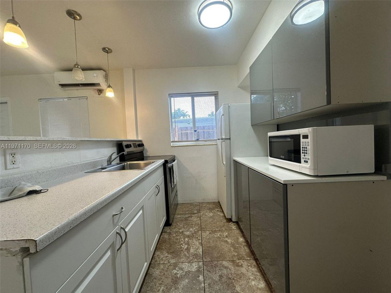 729 NE 6th St, Unit 2, Hallandale Beach, FL 33009 Photo