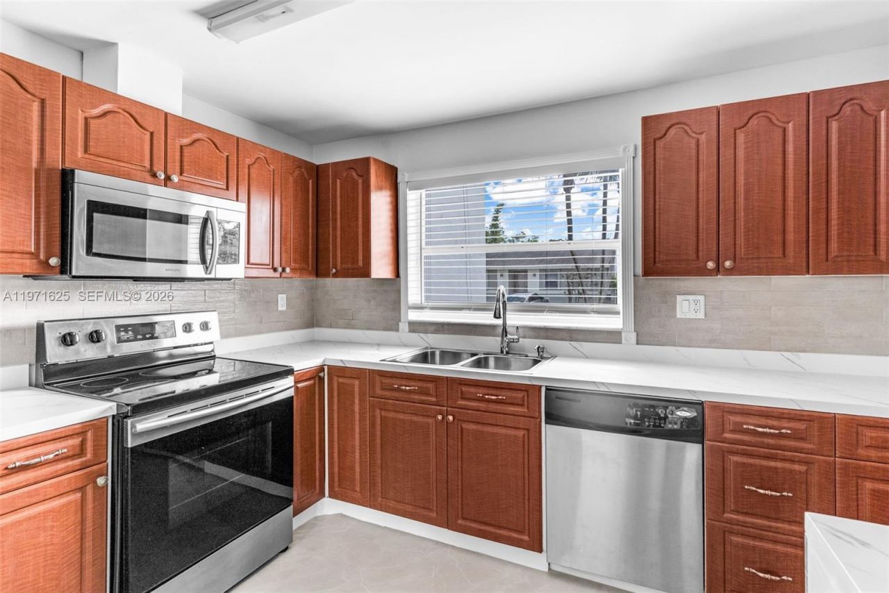 10383 SW 209th Ln, Unit 10383, Cutler Bay, FL 33189 Photo