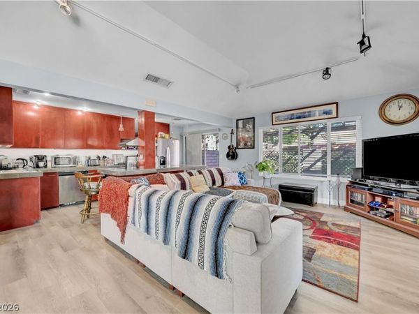 639 Pepper Tree Circle, Henderson, NV 89014