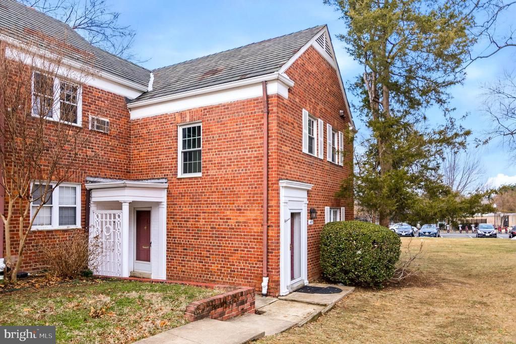 1415 Martha Custis Drive, Alexandria, VA 22302 Main Photo