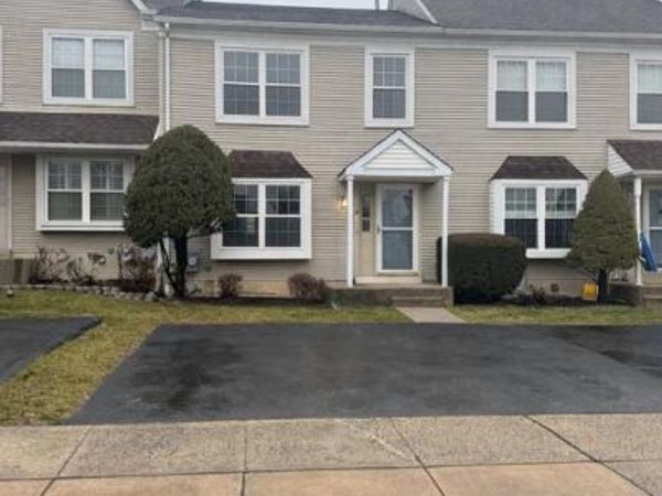 3 VICTORIA DRIVE, ASTON, PA 19014