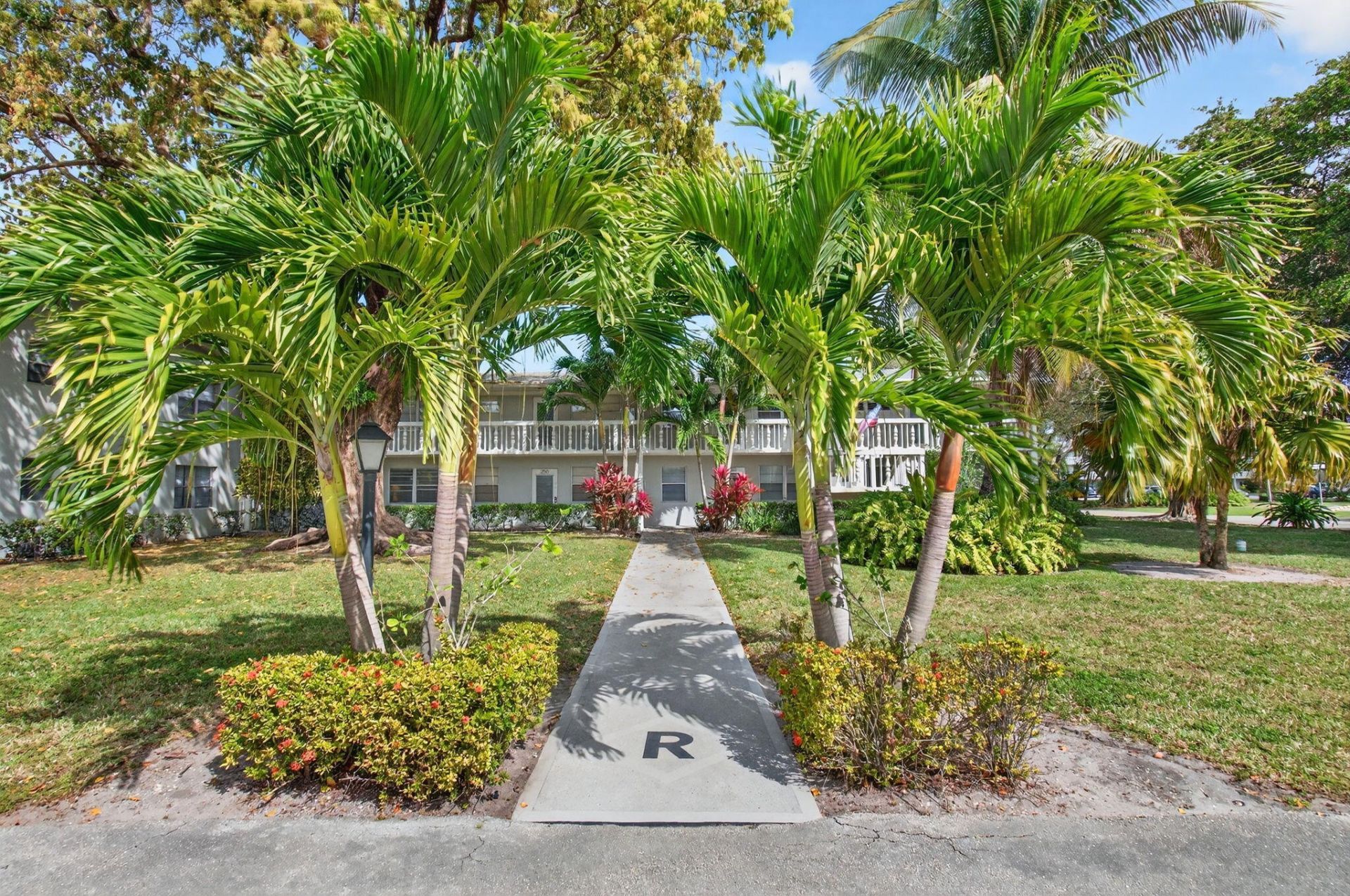 263 Ventnor R, Deerfield Beach, FL 33442 Main Photo