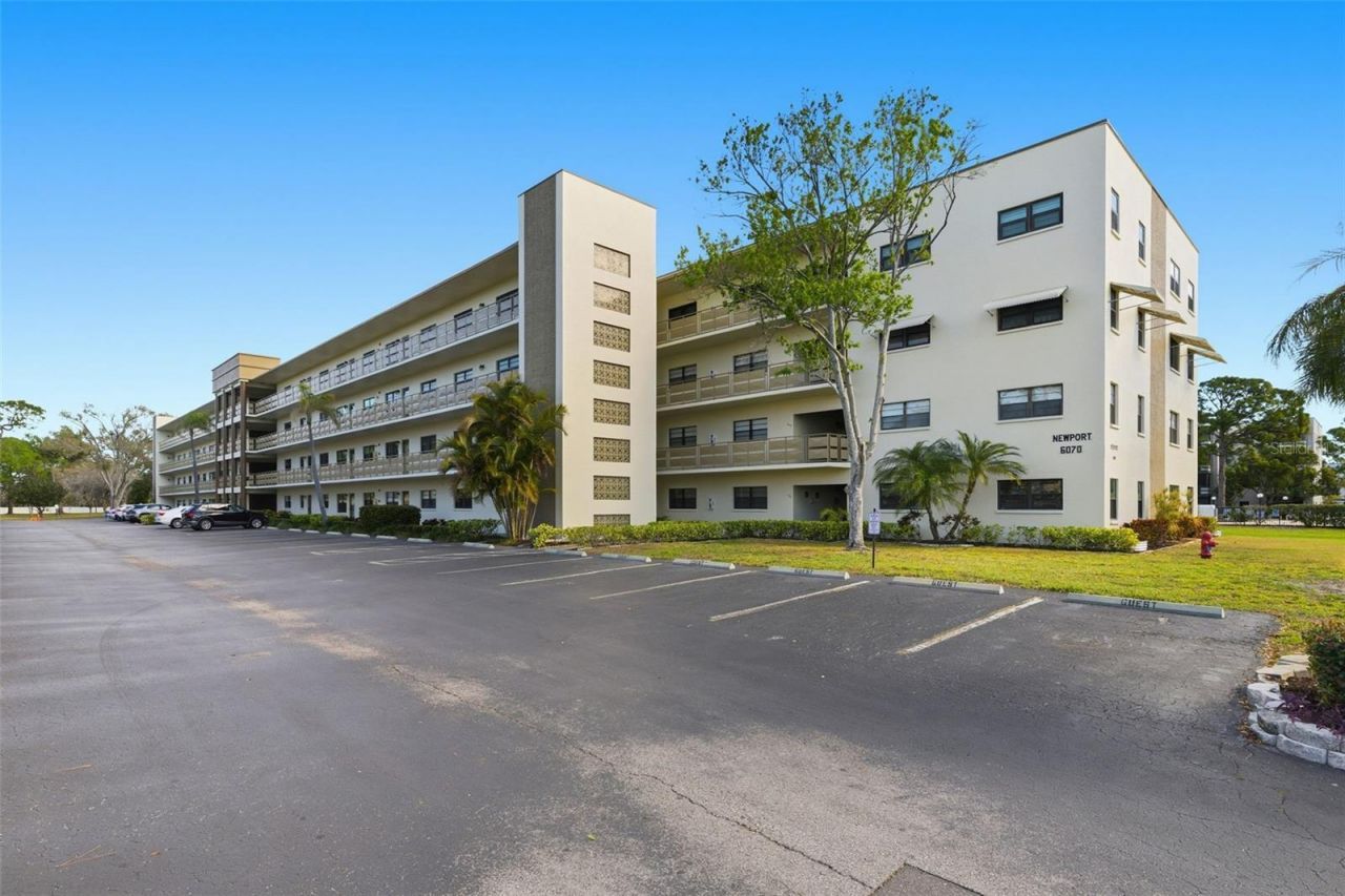 6070 80th Street N, Unit 403, Saint Petersburg, FL 33709 Main Photo