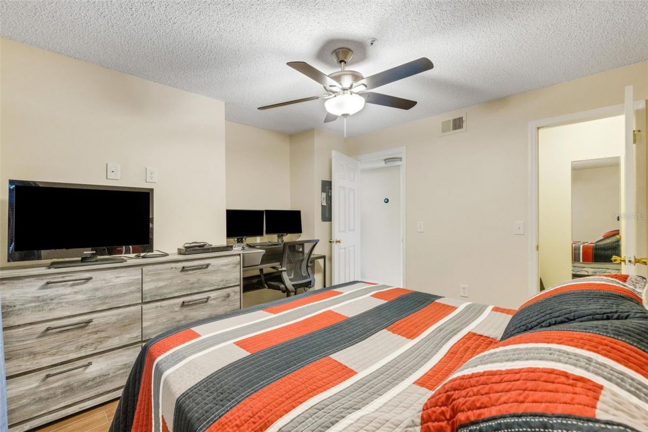 2400 Feather Sound Drive, Unit 924, Clearwater, FL 33762 Photo
