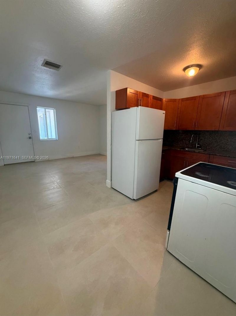 21 NW 59th St, Unit 5, Miami, FL 33127 Photo