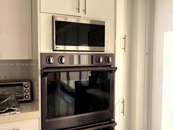 19667 Turnberry Way , Unit 27E, Aventura, FL 33180