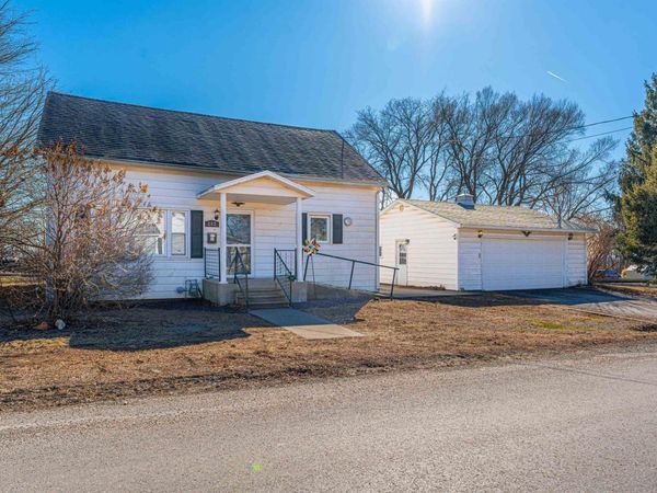 202 W GREEN Street, Mt Pulaski, IL 62548