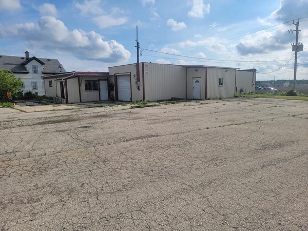 8333 E Frontage ROAD, Caledonia, WI 53108