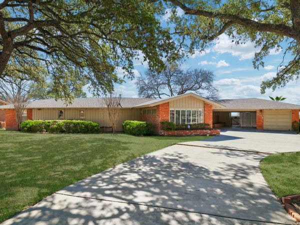 226 Clearview Dr., San Antonio, TX 78228