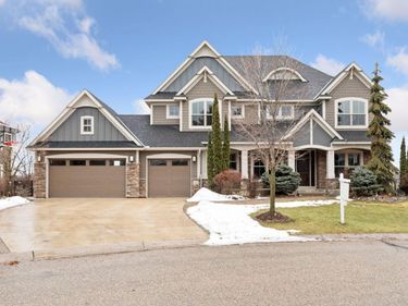 22 Leaf Wing Drive, North Oaks, MN 55127