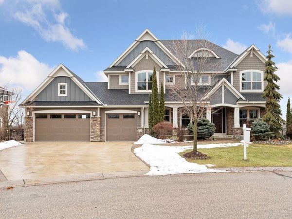 22 Leaf Wing Drive, North Oaks, MN 55127