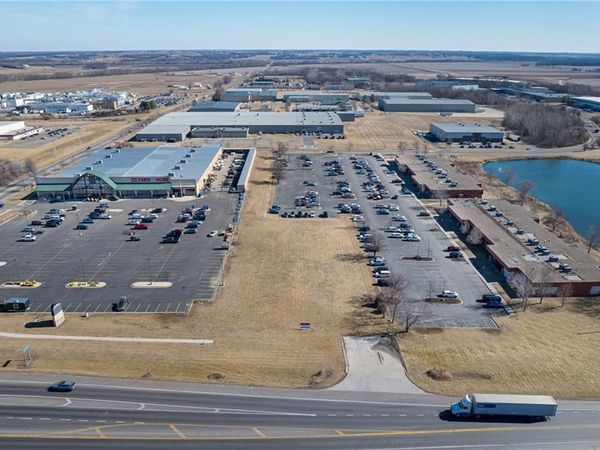 1305 S Riverside Road, St Joseph, MO 64507