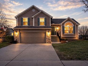 10314 N Laurel Avenue, Kansas City, MO 64157